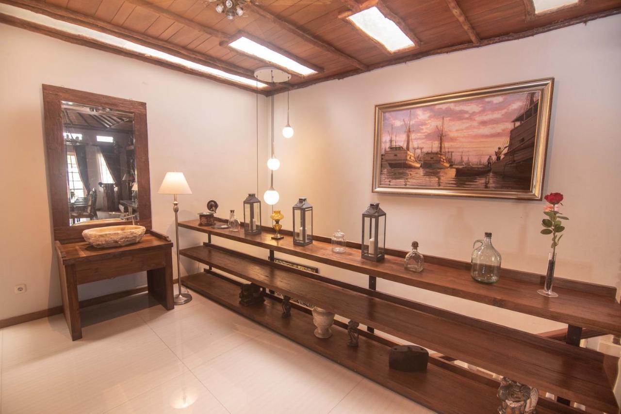 Front One Boutique Baluran Malang Hotell Exteriör bild