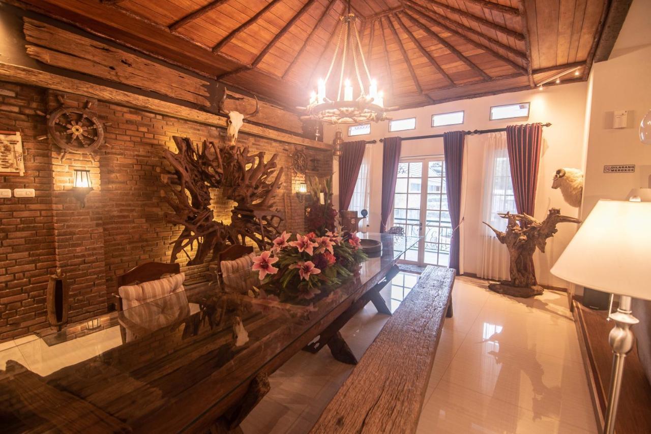 Front One Boutique Baluran Malang Hotell Exteriör bild