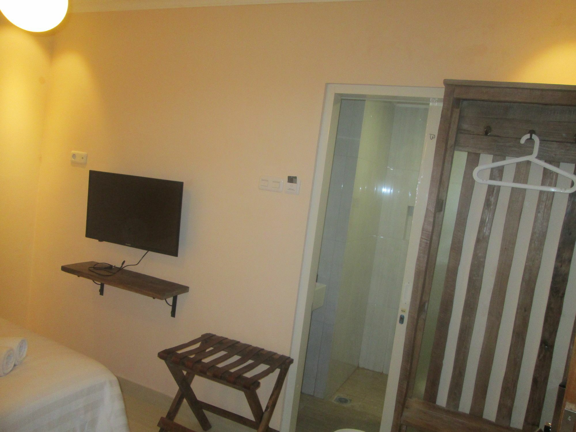 Front One Boutique Baluran Malang Hotell Exteriör bild