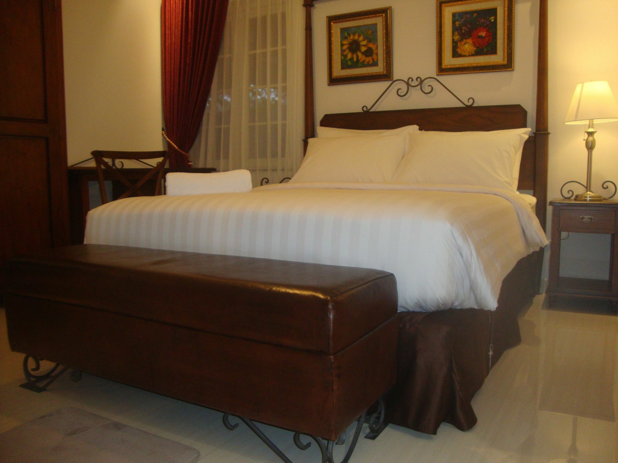 Front One Boutique Baluran Malang Hotell Exteriör bild